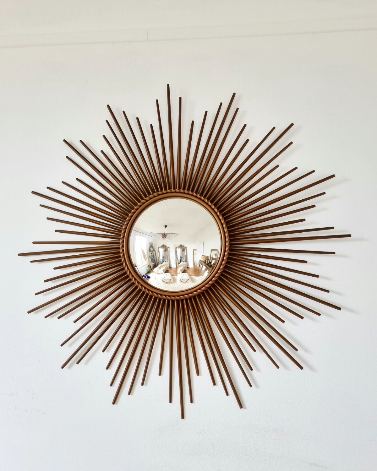 Chaty Vallauris sun mirror