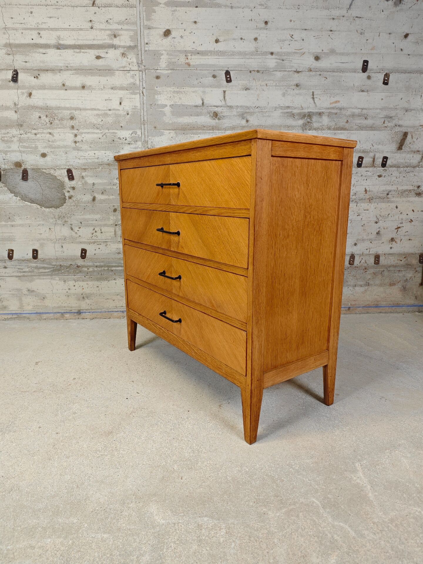Commode vintage