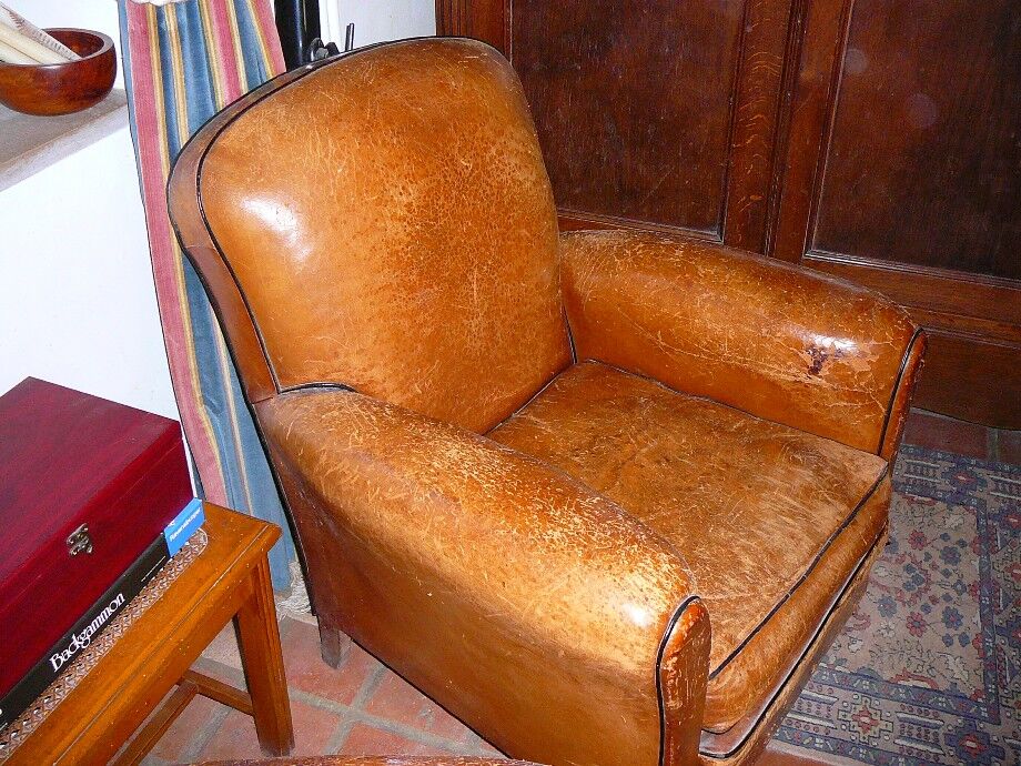 2 leather club armchairs from the 1950s