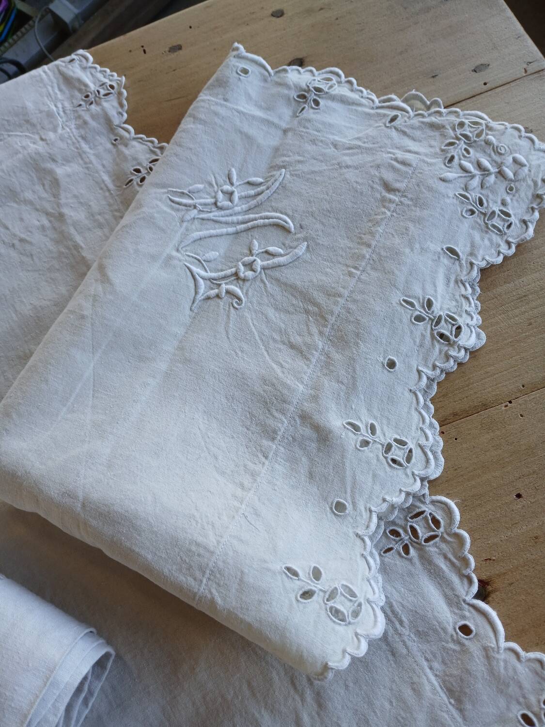 Antique flat sheet and 2 pillowcases set