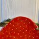 Assiette en relief à décor de fraise