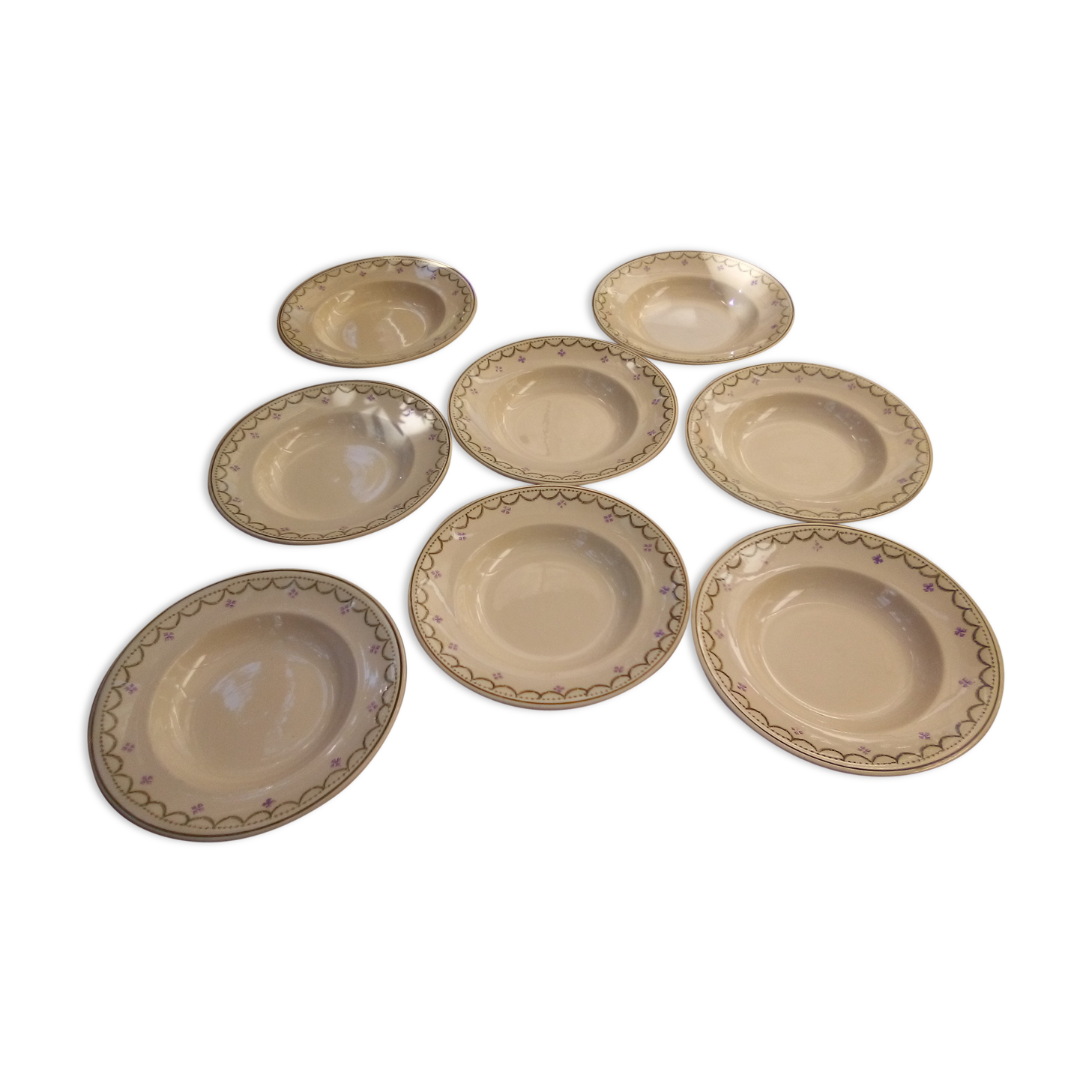 8 hollow plates Violetta/Longwy