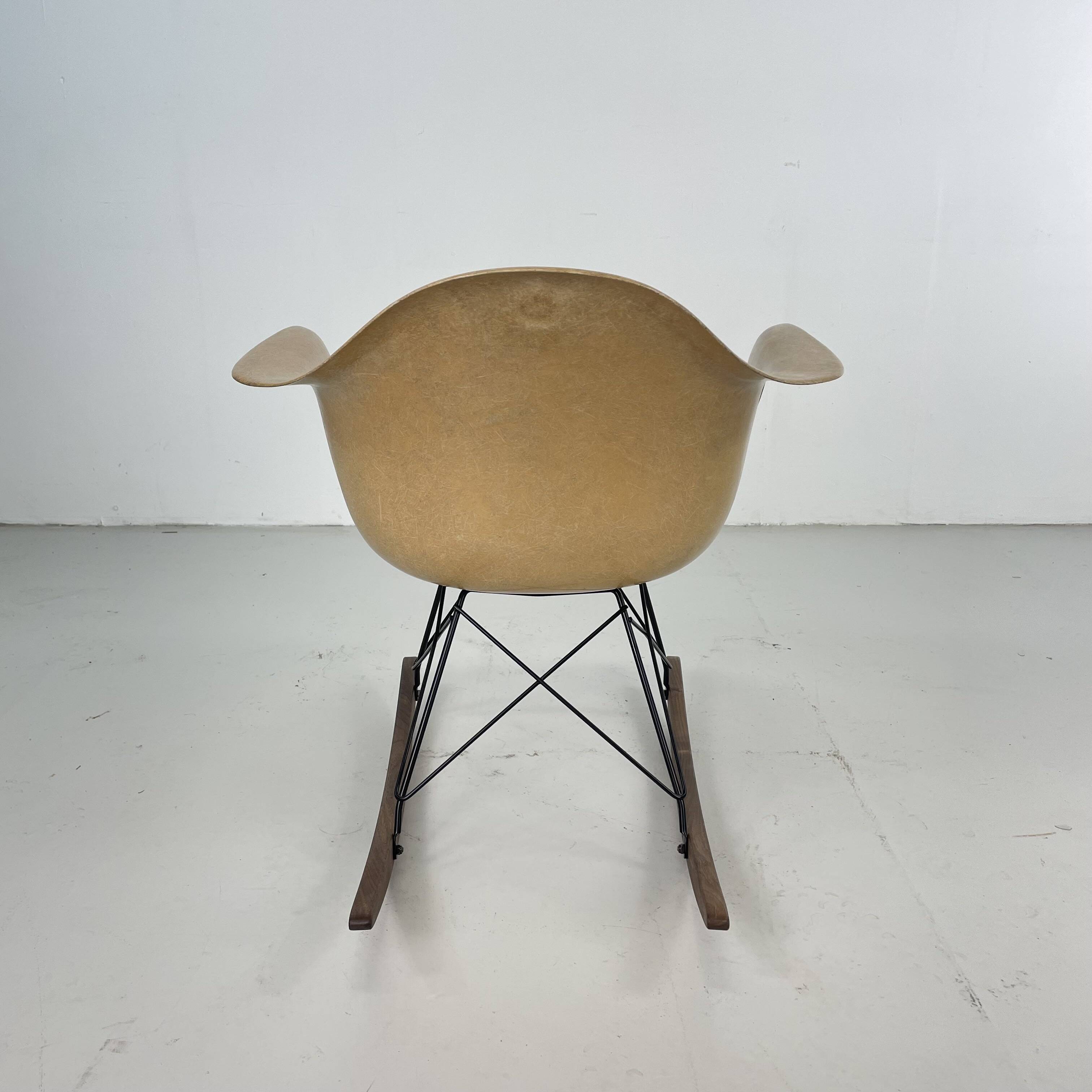 Eames Herman Miller 1950s RAR rocking chair in light tan