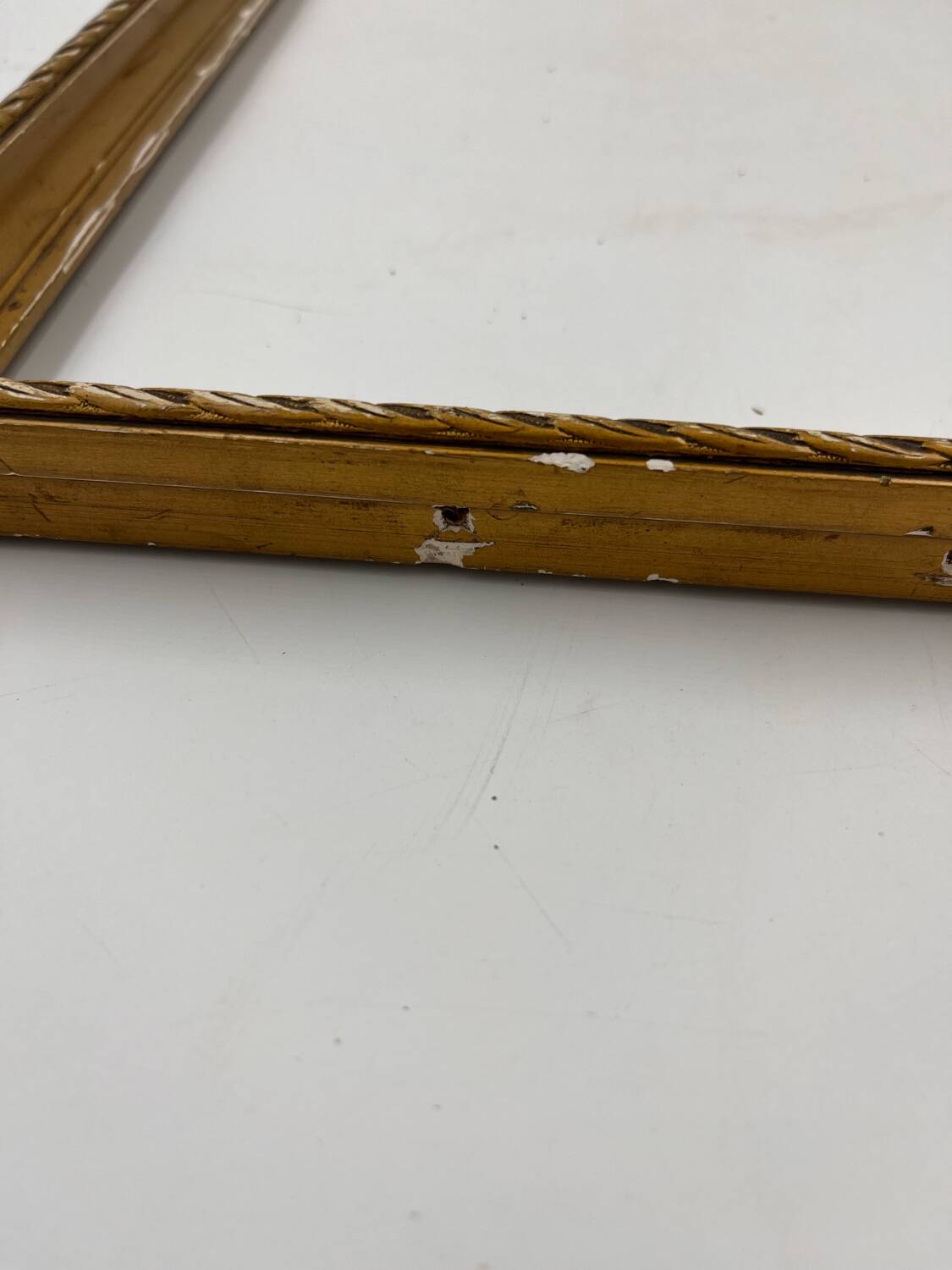 Set of 4 gold frames