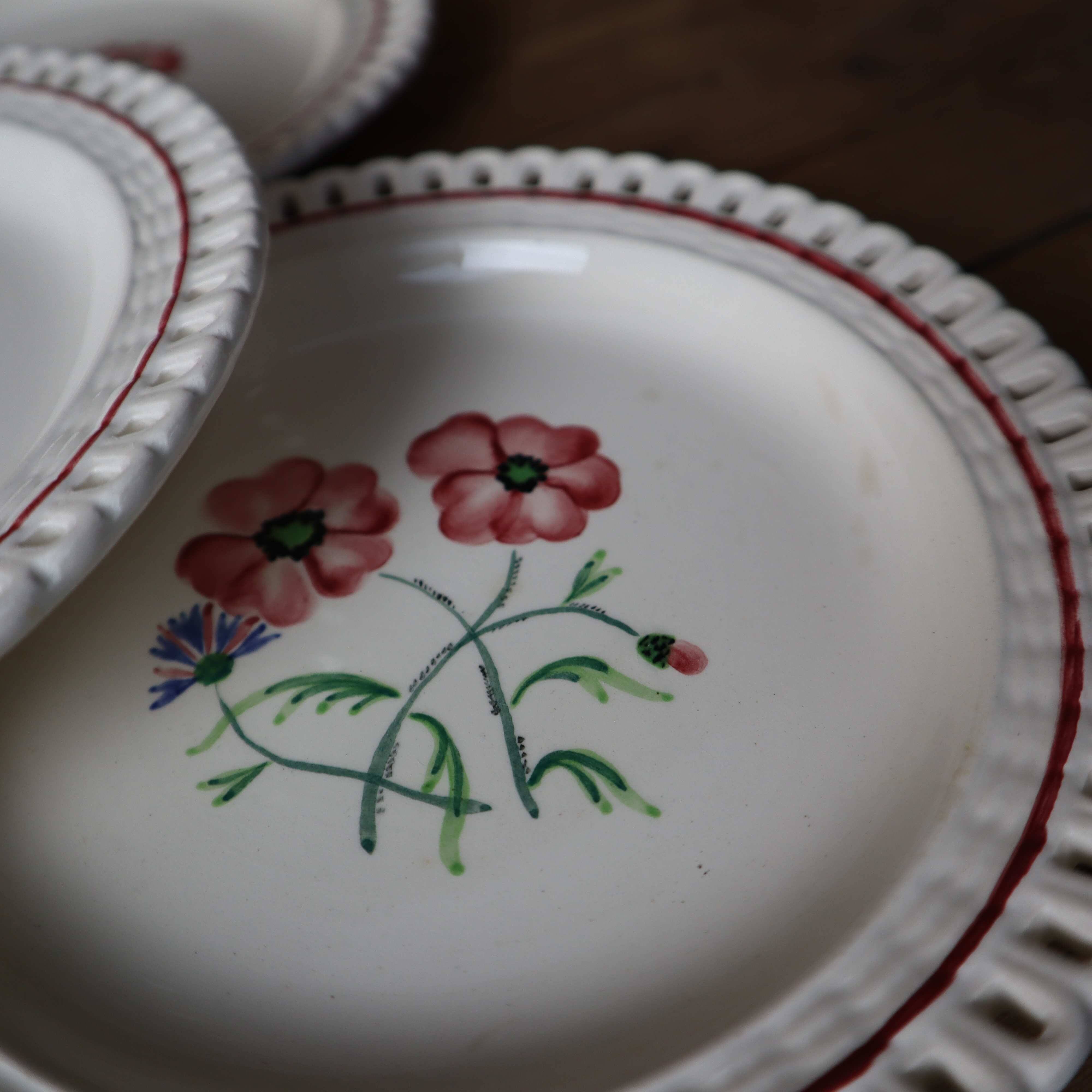 Set of 10 half-porcelain Lunéville dessert plates