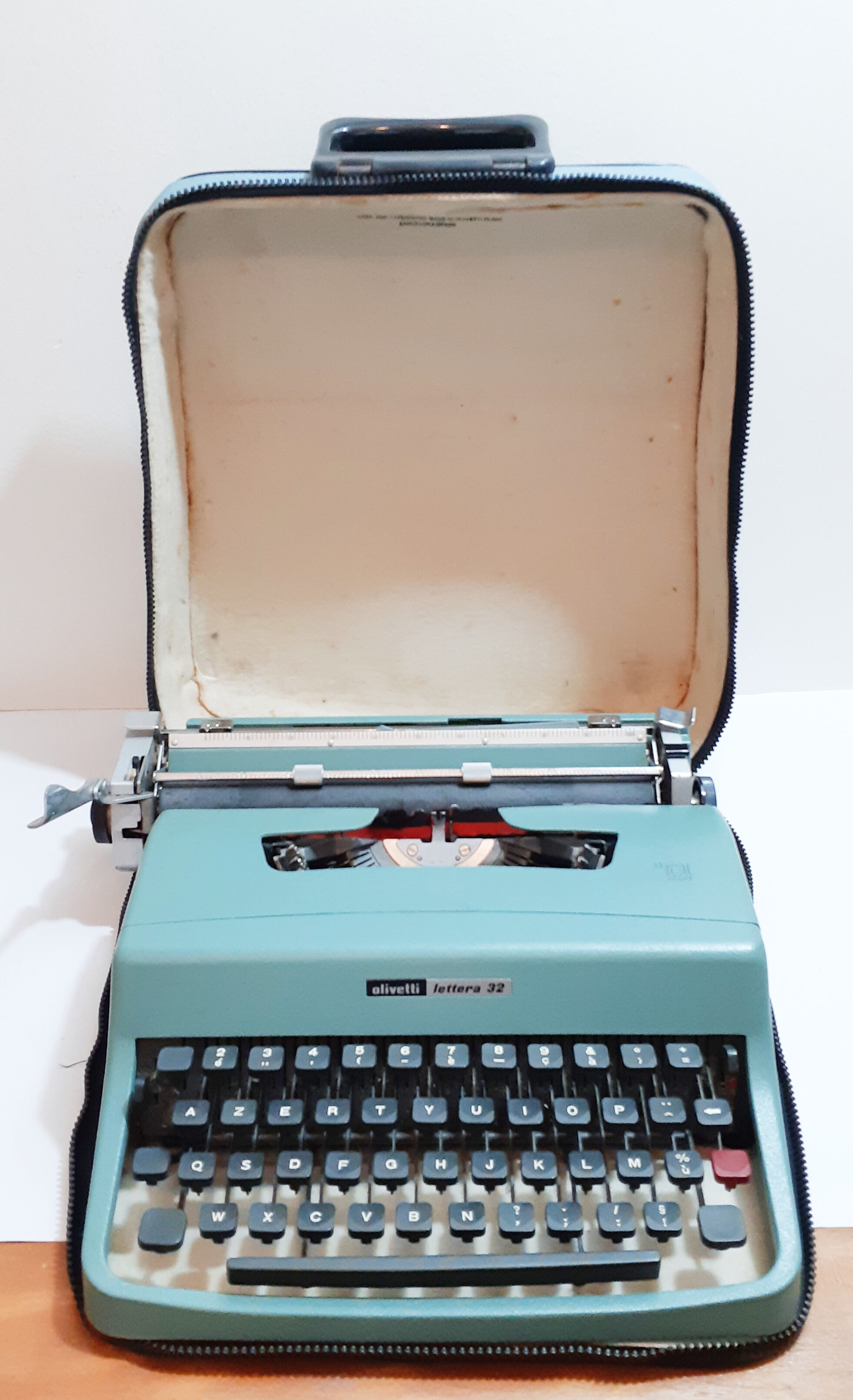 Olivetti Lettera 32 typewriter