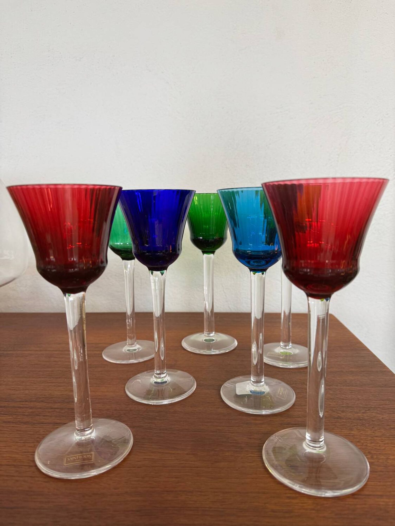 Verres à vin colorés en cristal Saint Louis