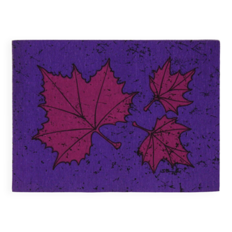 Véritable vintage des années 1960 Purple Canada Leaf / Winter Fabric Wall Hanging