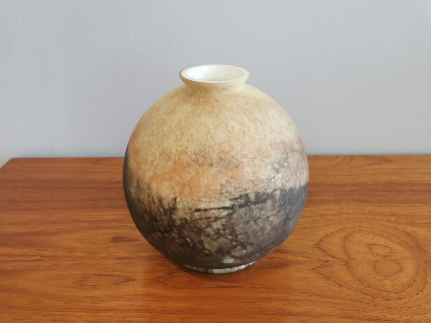 Blown glass vase, Vianne glassworks