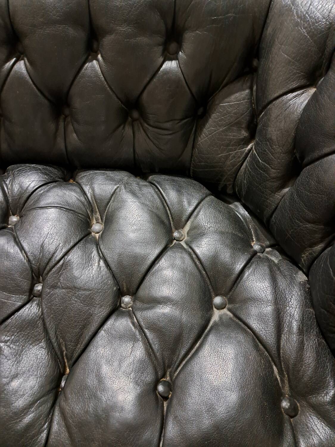 Canapé - chesterfield noir cuir