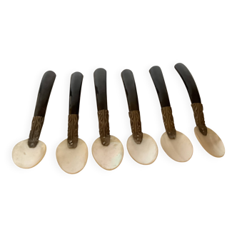 Six cuillères à caviar en nacre anciennes