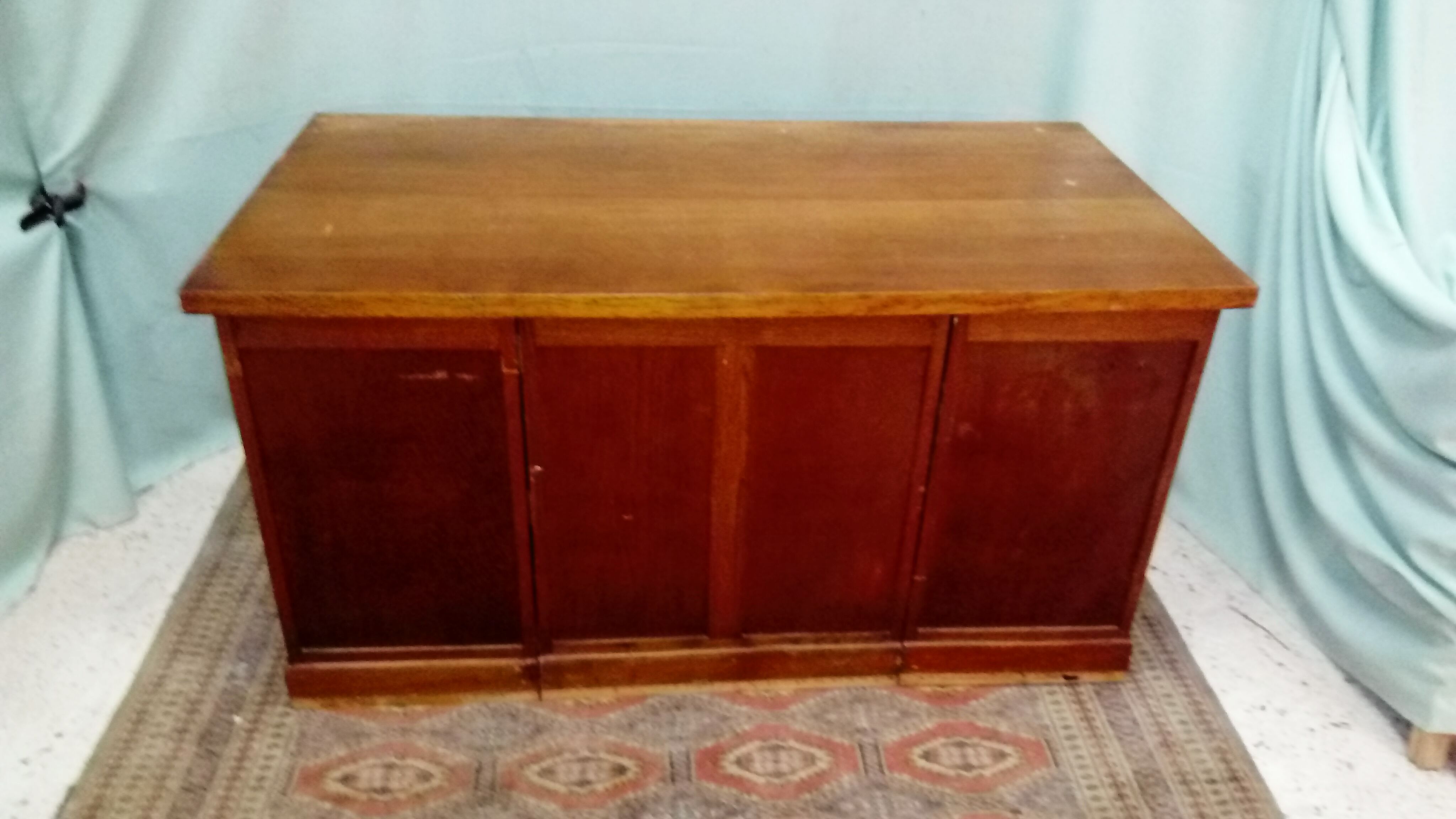 Bureau d'administration à caissons