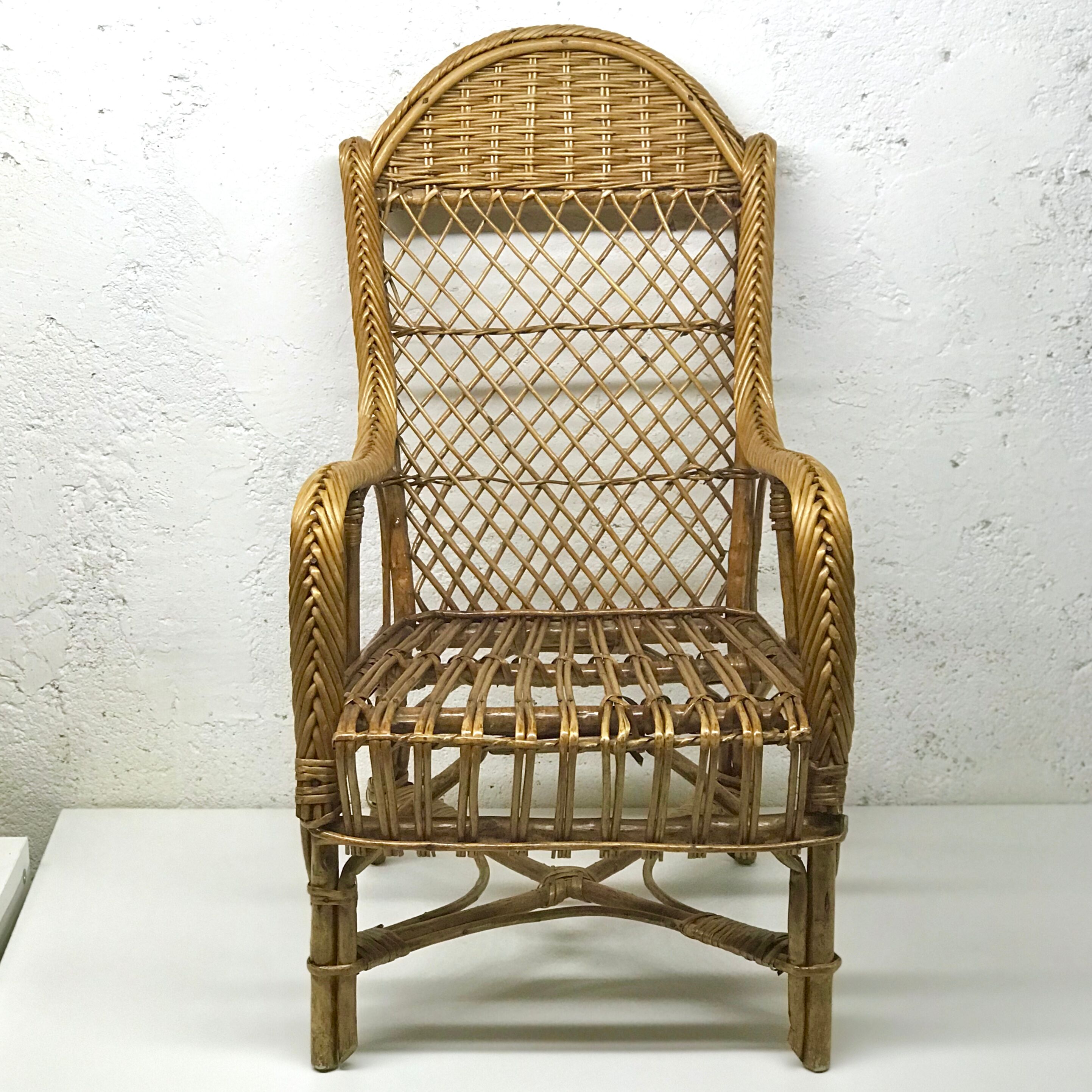 Armhair wicker for child