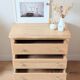 Commode vintage en bois blond, rénovée