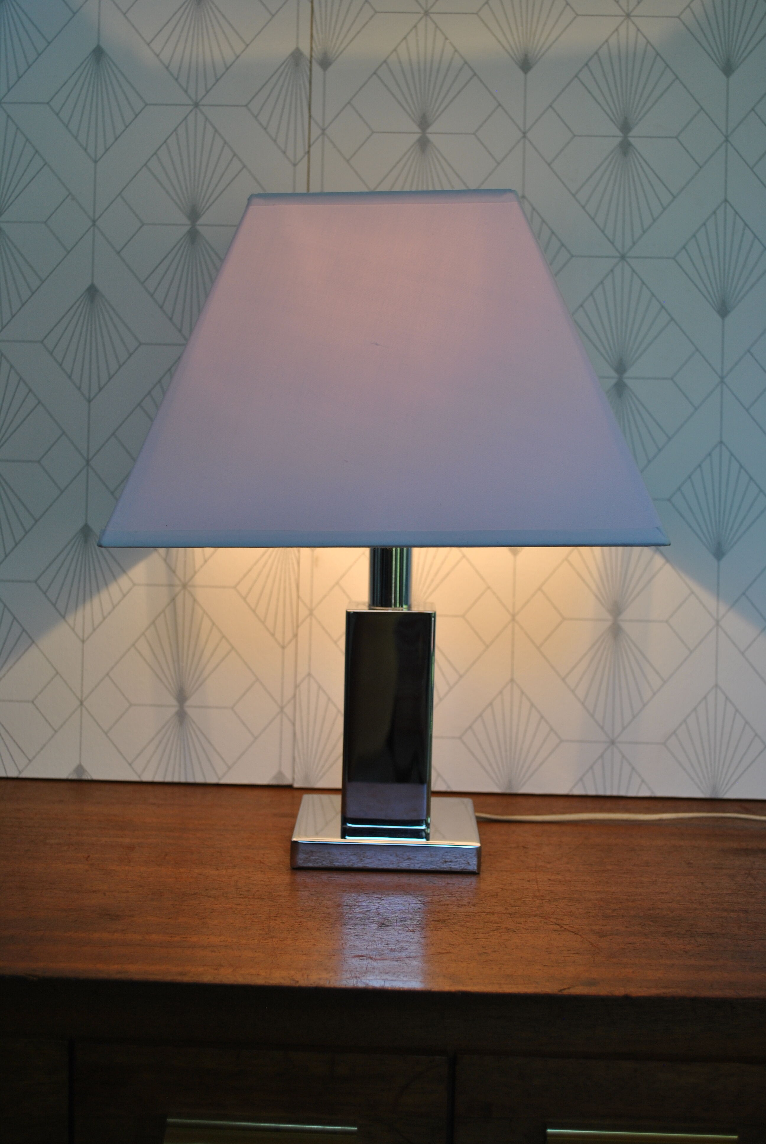 70-year-round chrome lamp