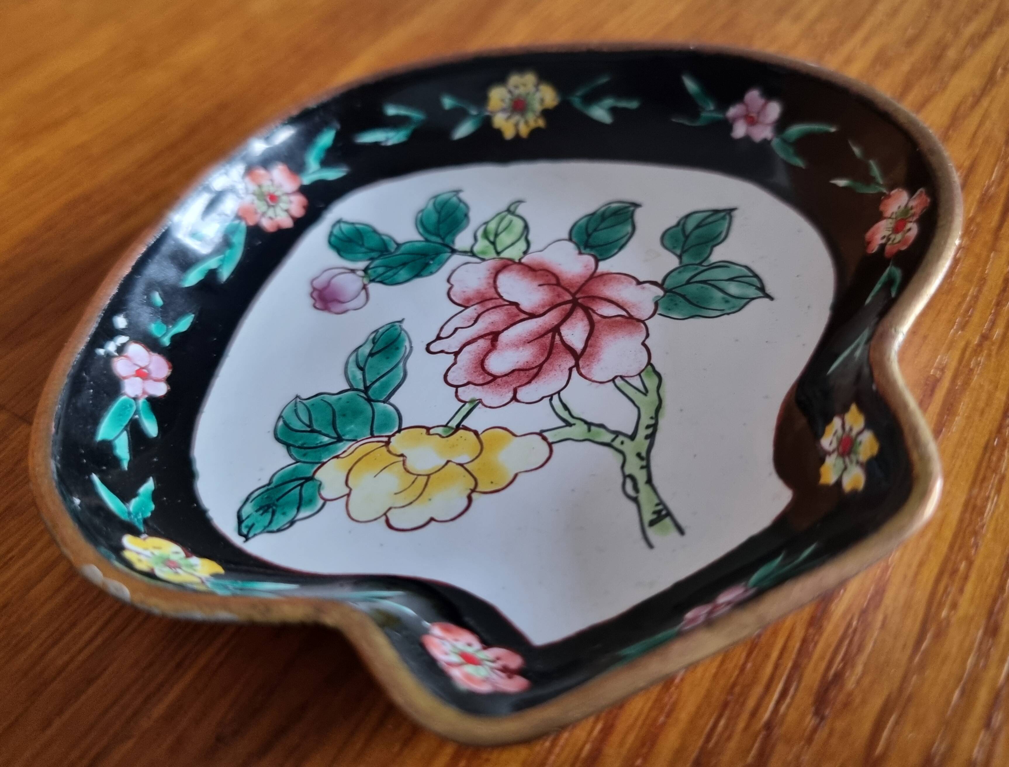 Small old Canton enamel cup