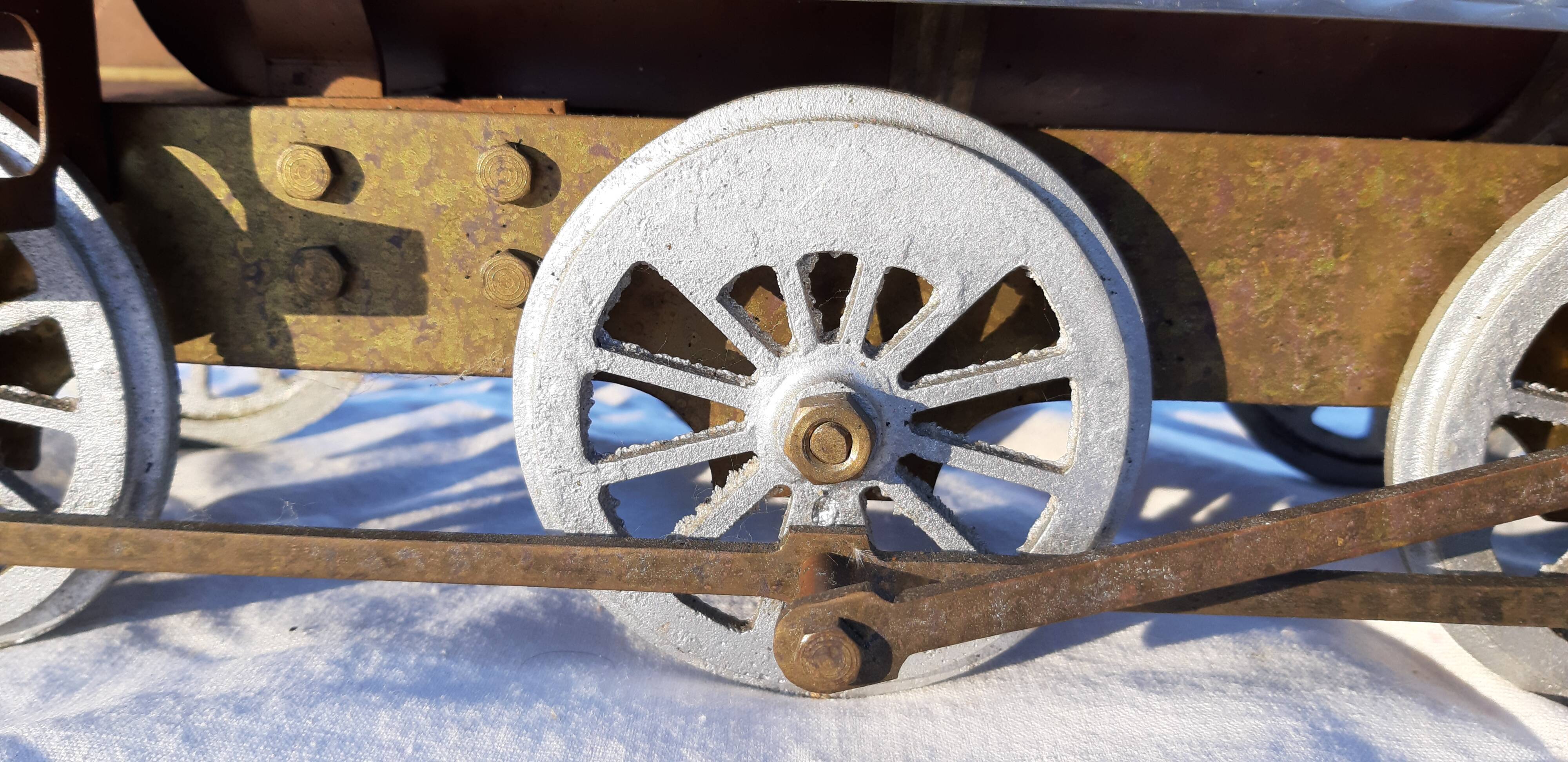 Locomotive copper red