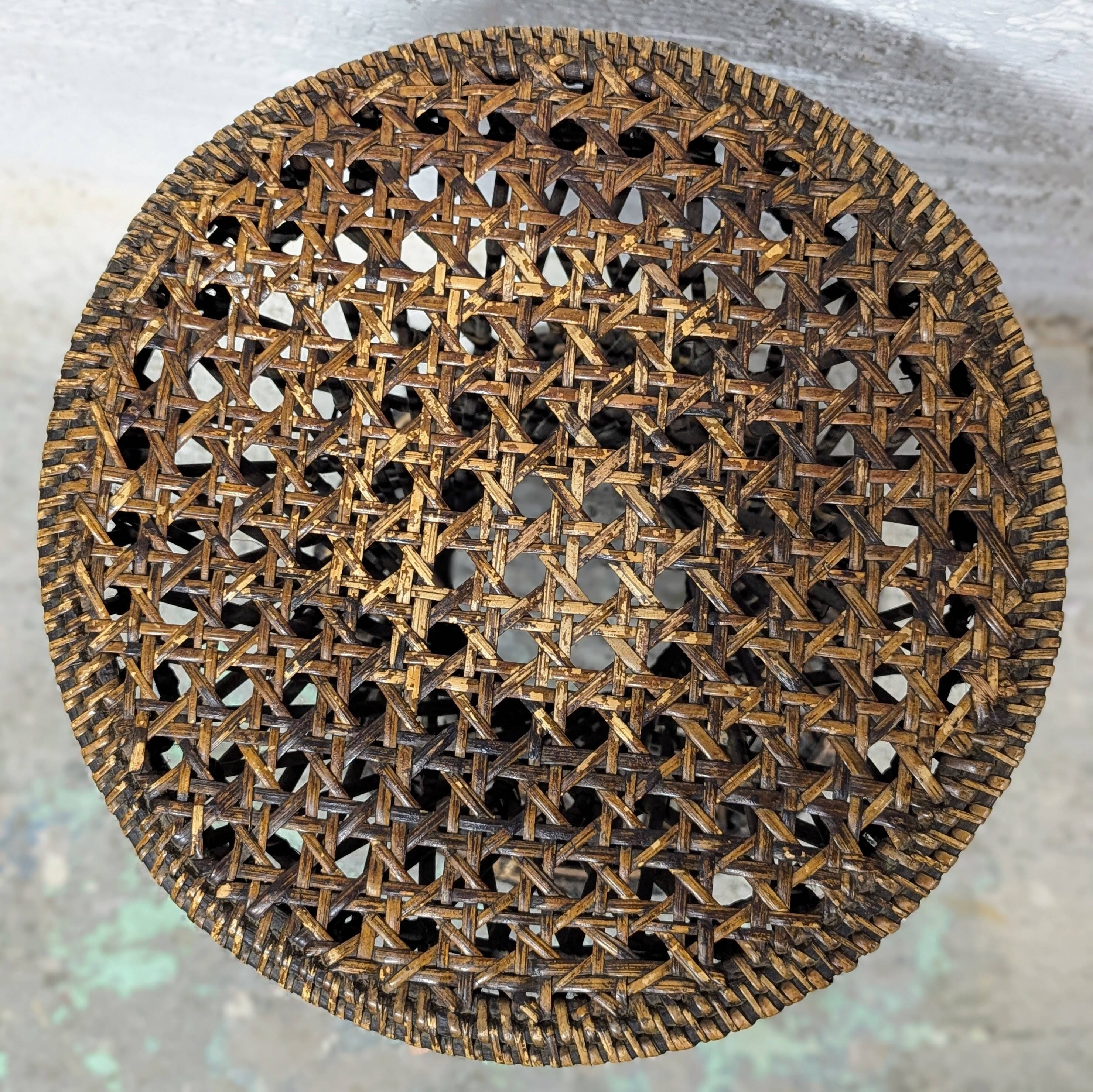 Vintage rattan diabolo stool