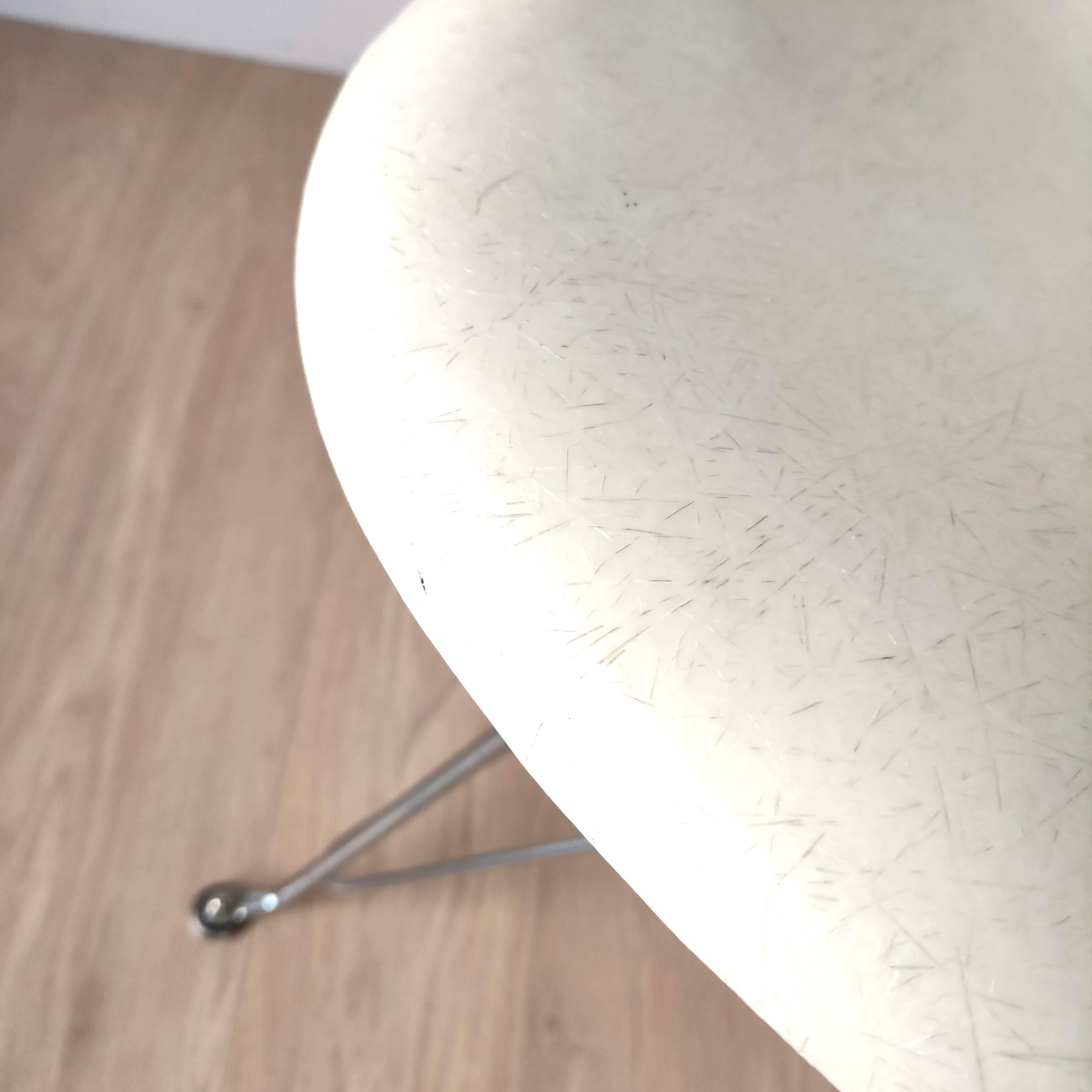 Vintage set of 4 fiberglass dining chairs by Eames – Herman Miller