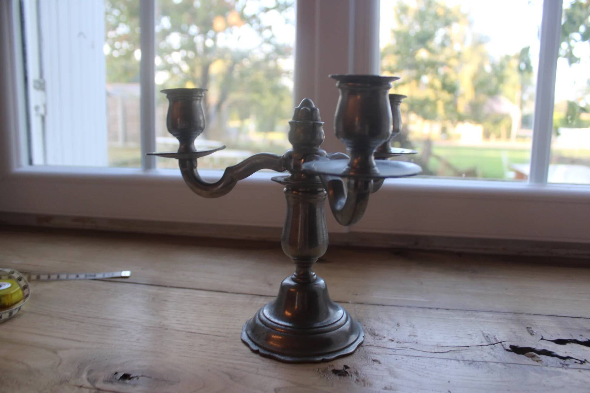 Vintage tin chandelier with 3 lights – Antique stamped candelabrum – H 20 cm