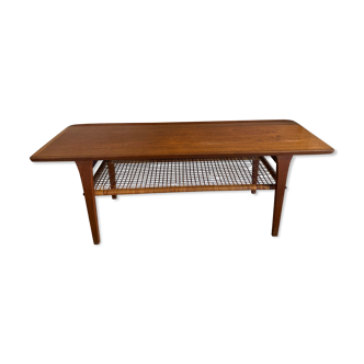 Table basse scandinave en teck et osier 1960