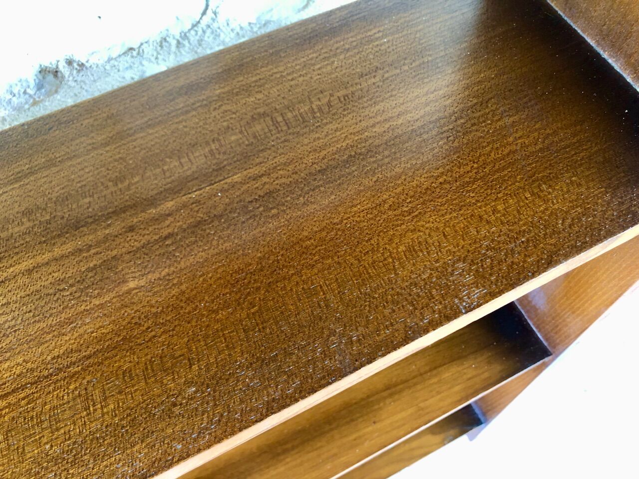 Vintage stand-pedding, Scandinavian style shelf by Herbert Gibbs, circa 60