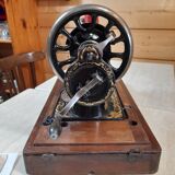 Ancienne machine à coudre Singer 27k