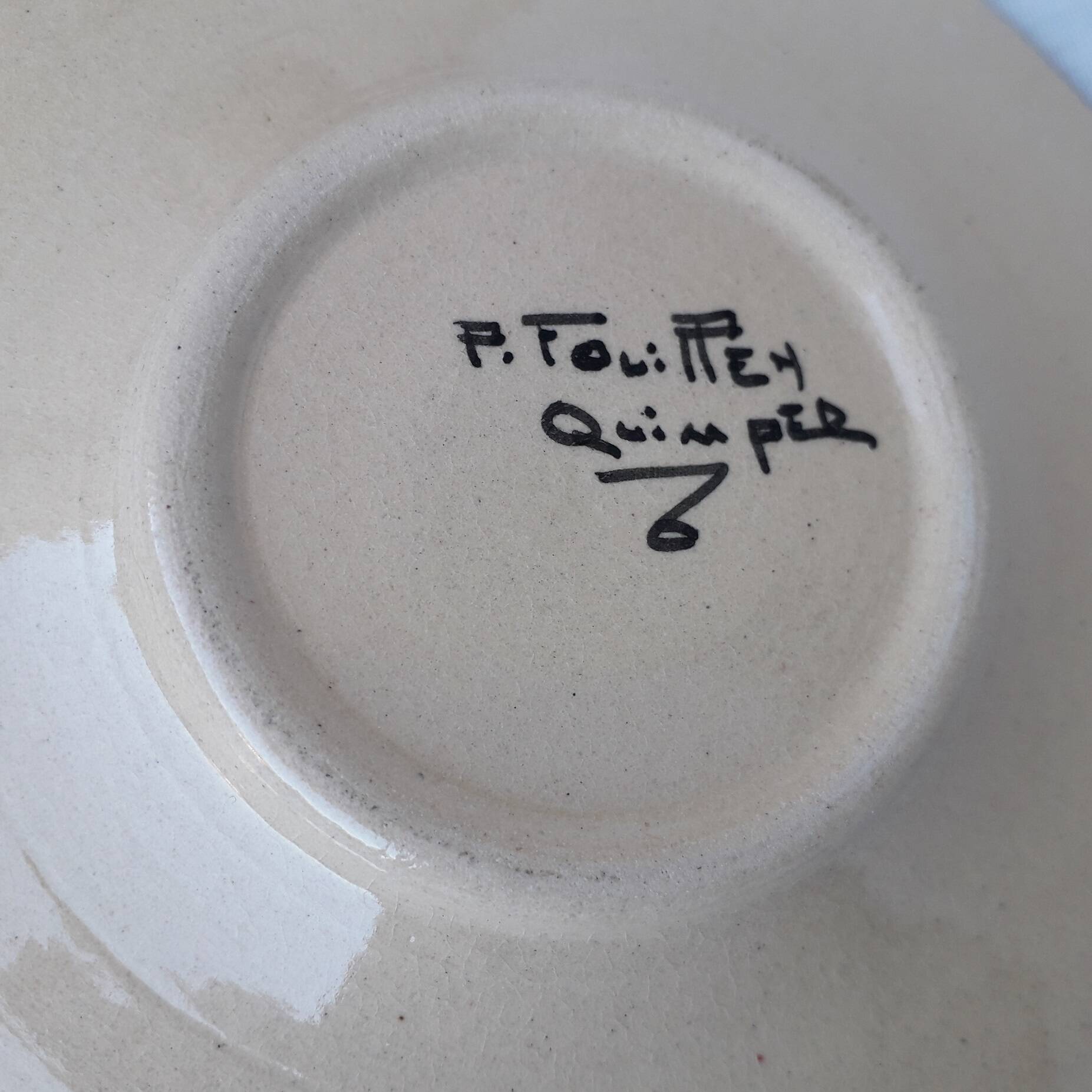 Quimper Fouillen earthenware cups