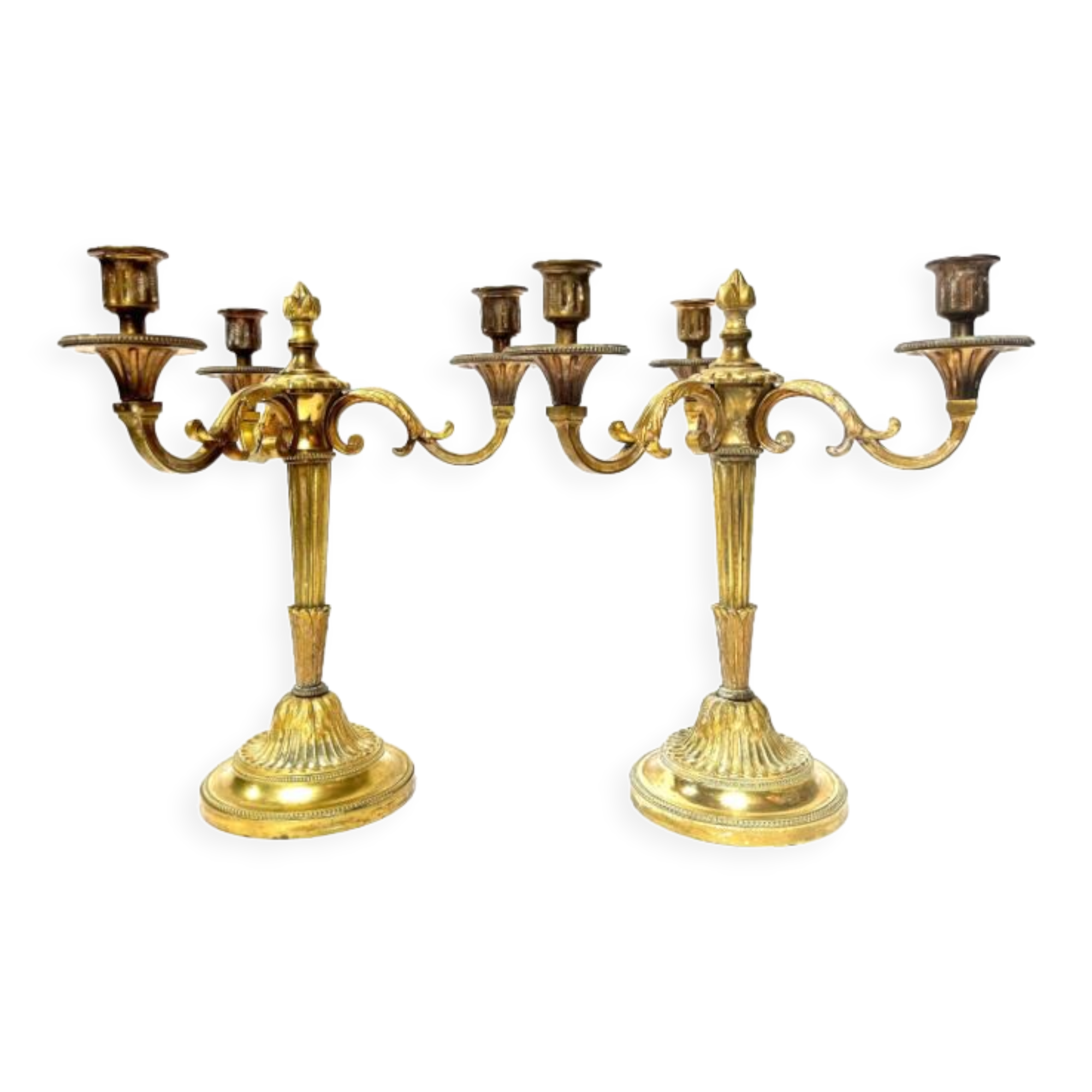 Paire de candélabres en bronze doré et ciselé style Louis XVI