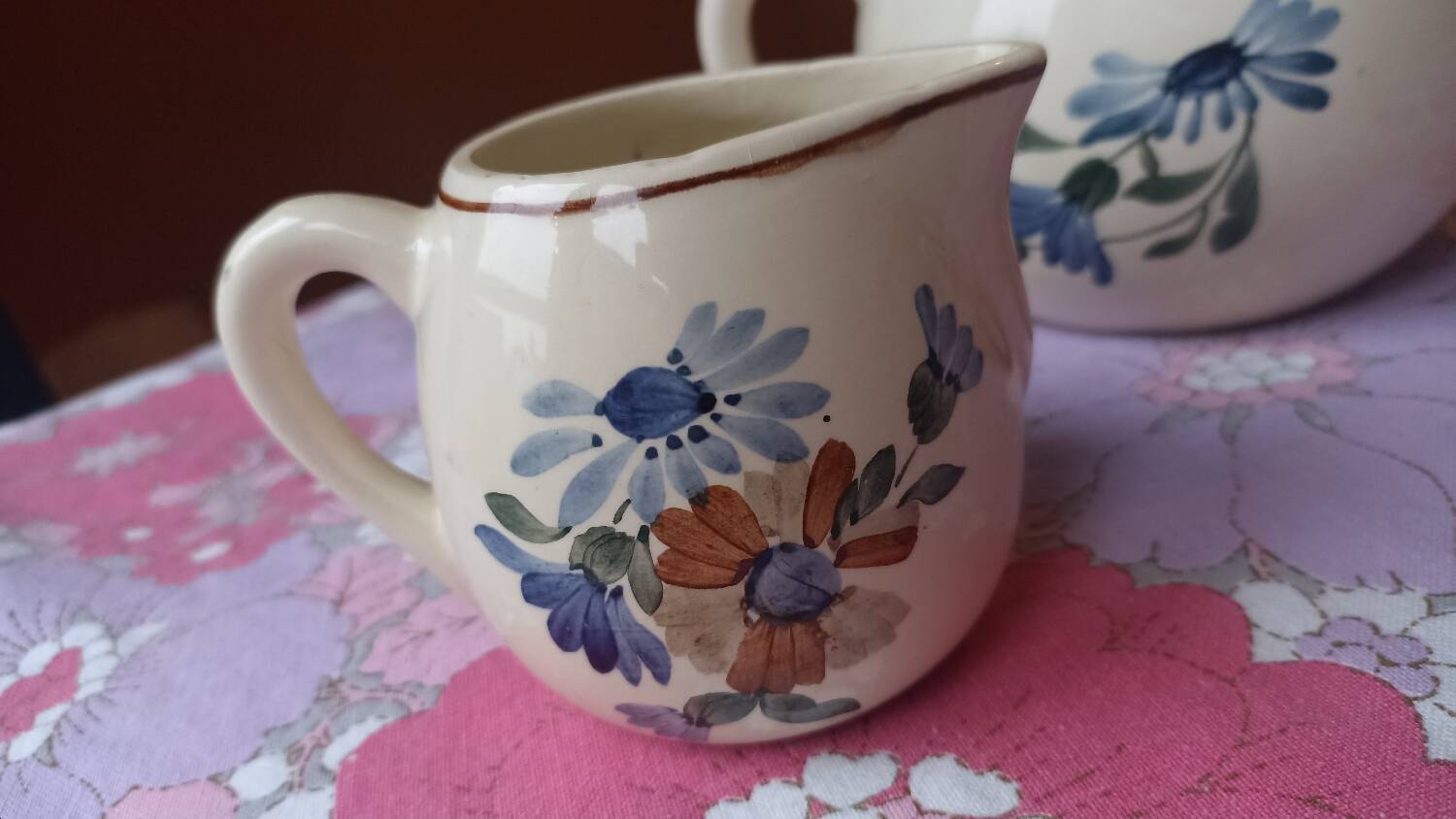 Creil and Montereau Choisy-le-Roi teapot, Antibes model