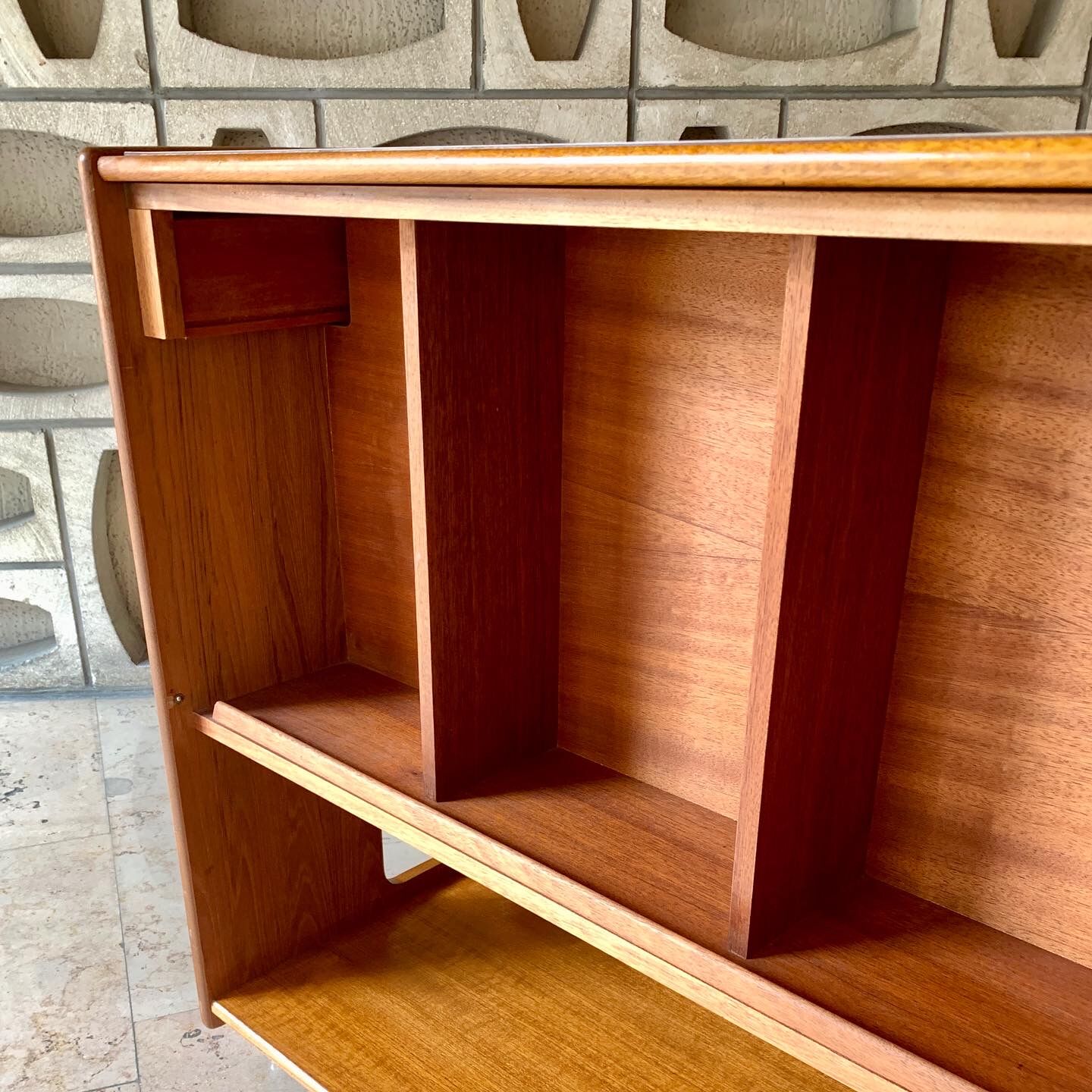 McIntosh teak service