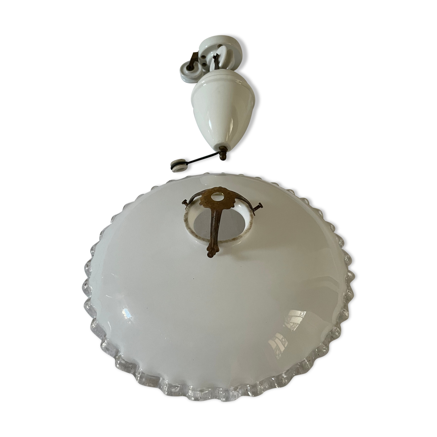 Opaline suspension with counterweight