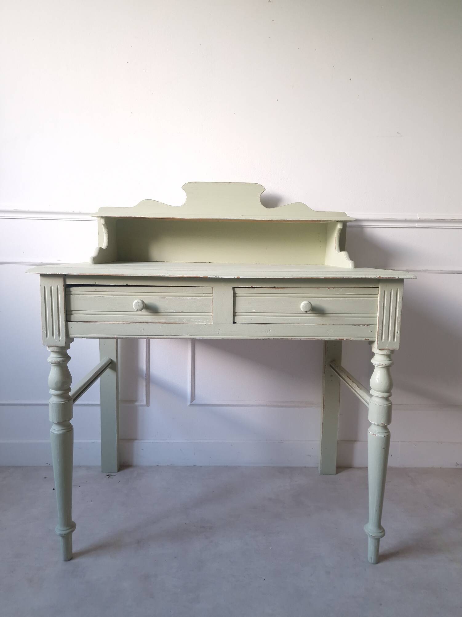 Old dressing table