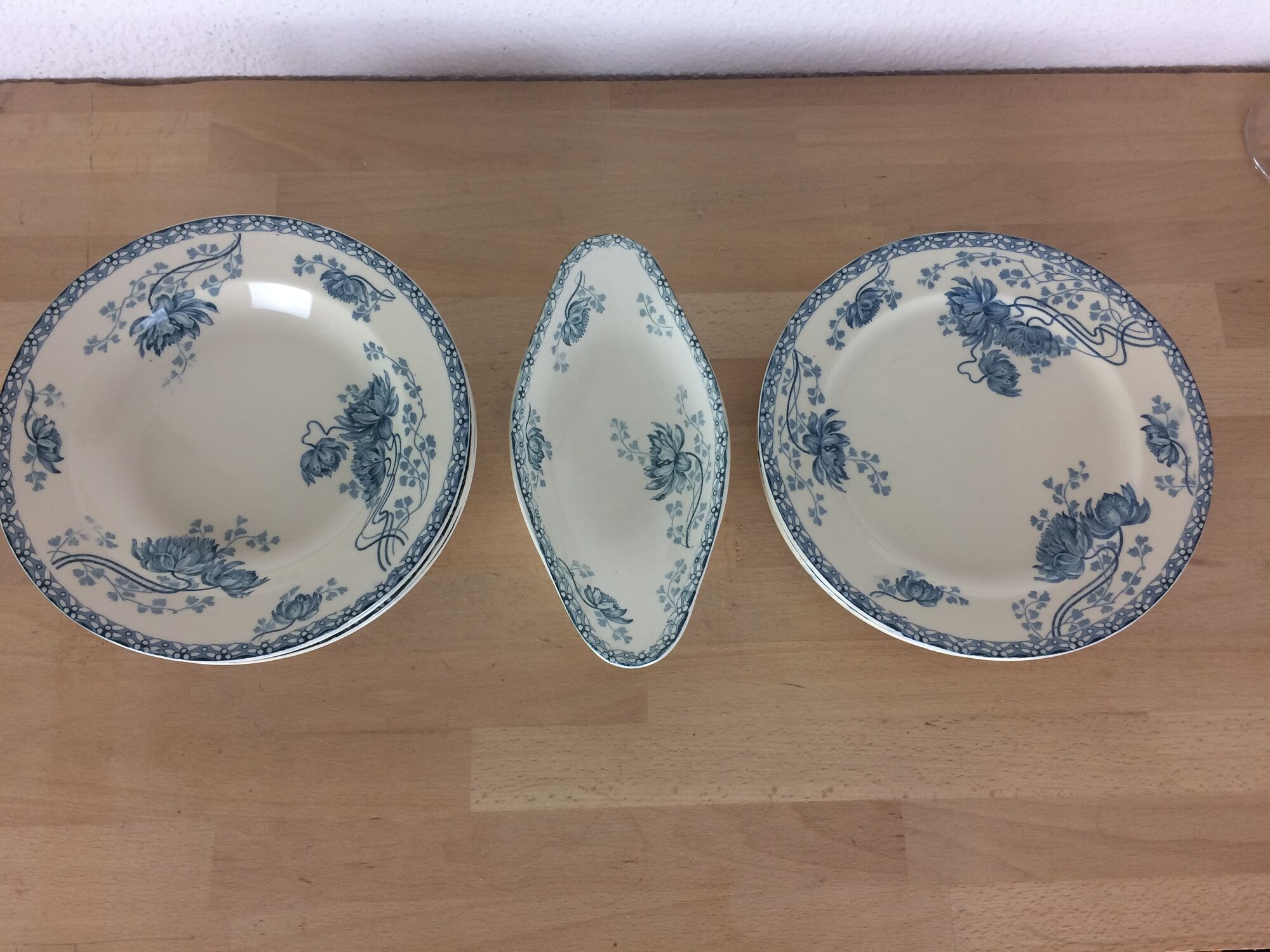 6 assiettes plates, 6 creuses, 1 ravier Royat Sarreguemines