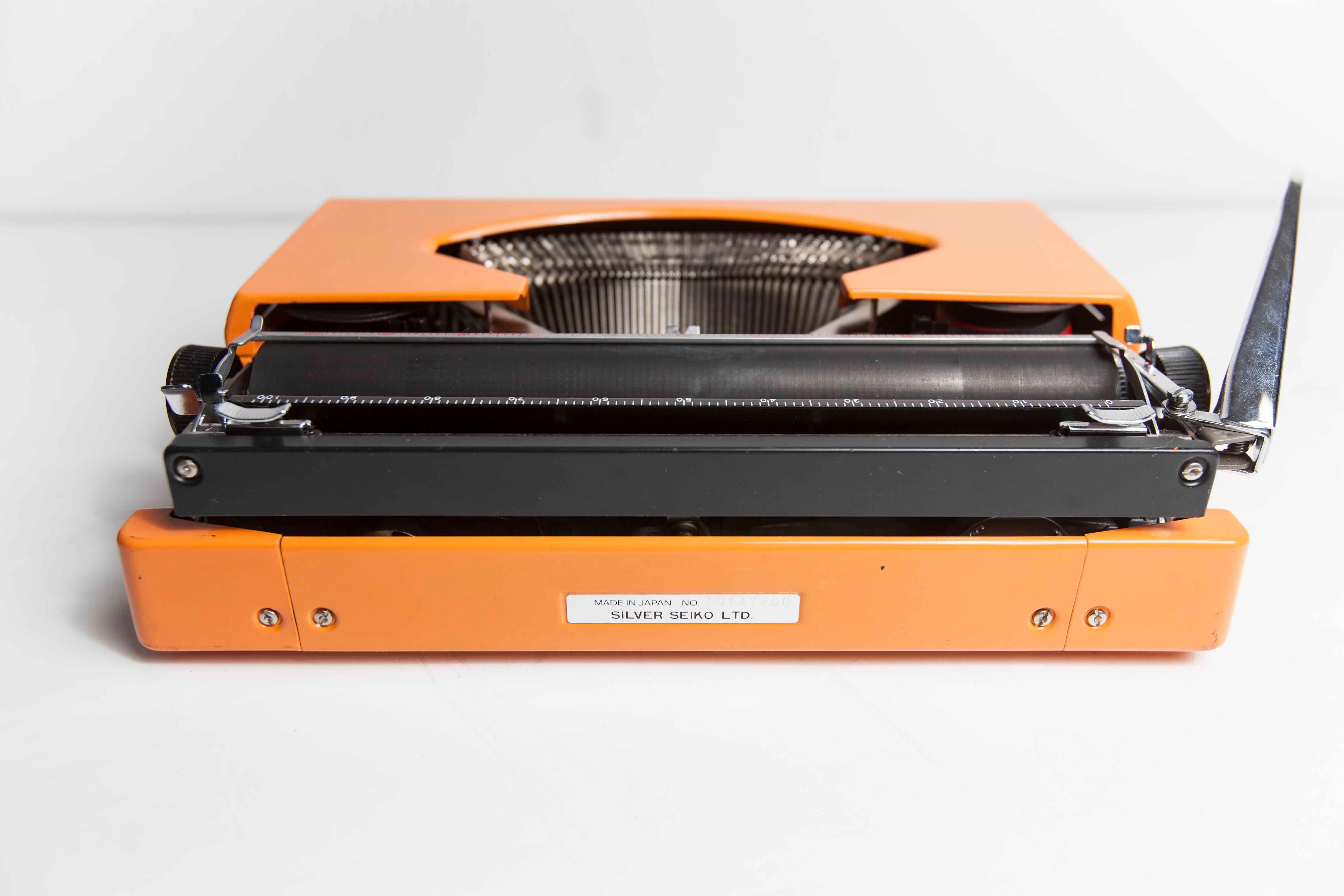 Silver Reed Sr 180 revised Luxury Typewriter and New Ribbon