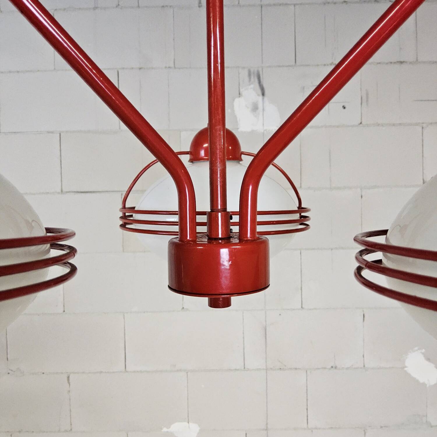 Lampe pendentif vintage rouge de l'ère spatiale / lustre (Stilnovo) Sputnik