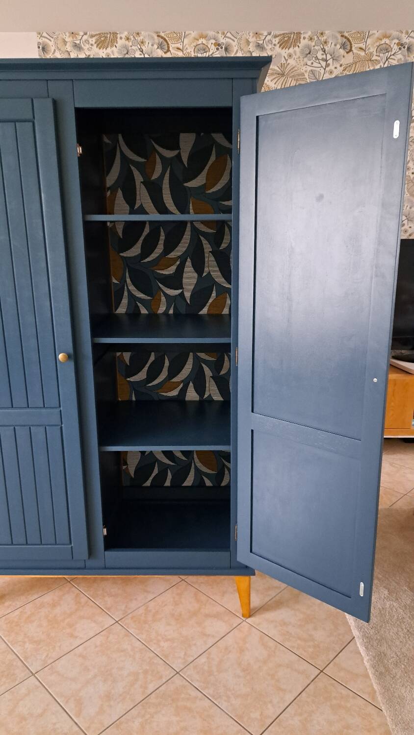 Rød Sødgren wardrobe