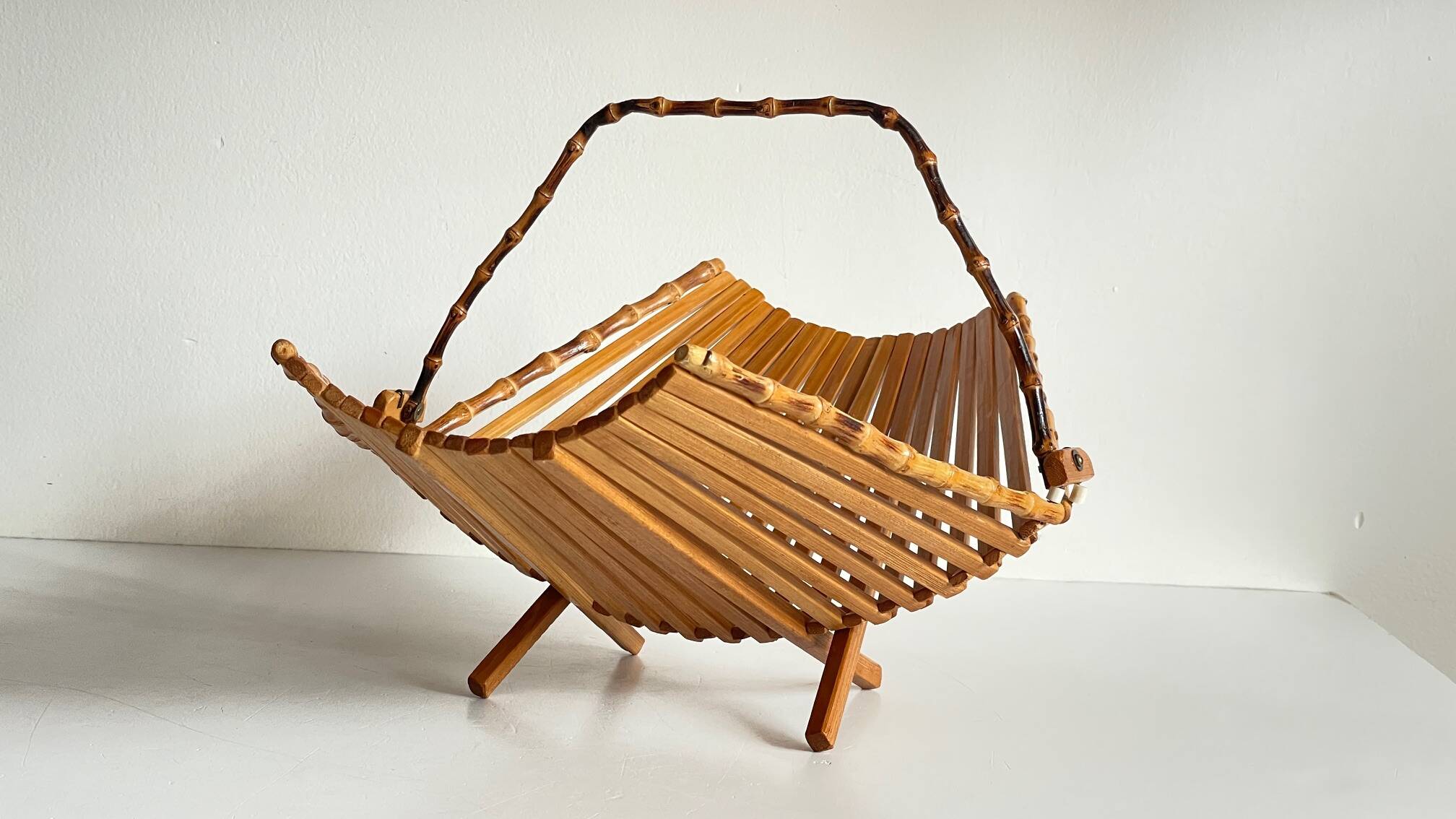 Chic folding table basket wood and bamboo vintage