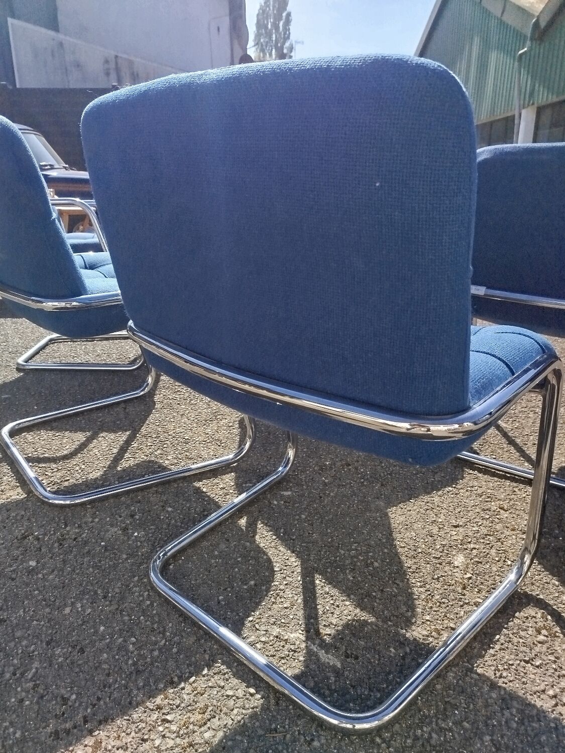 Airborne chairs/armchairs