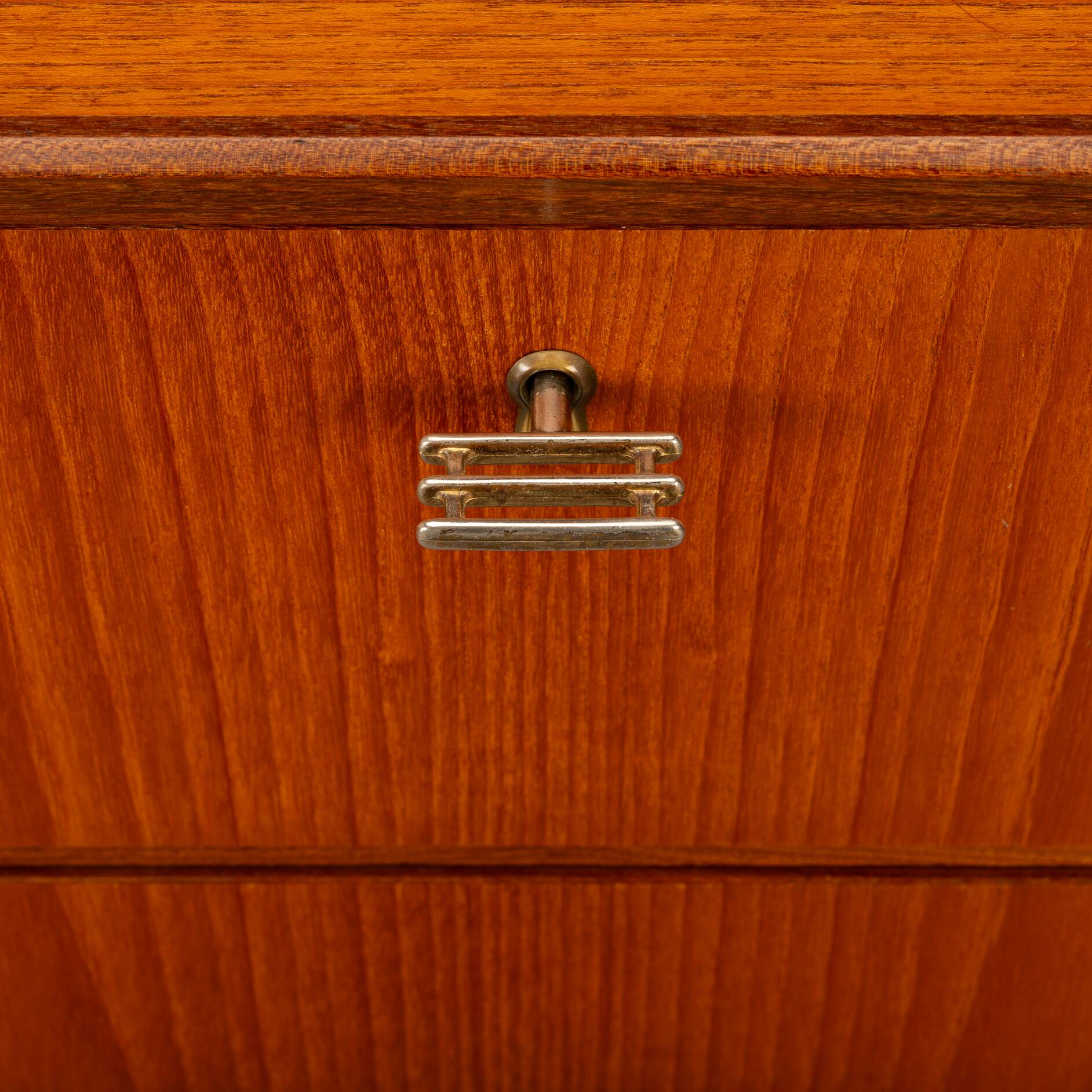 Commode en teck haute de design danois, années 1960