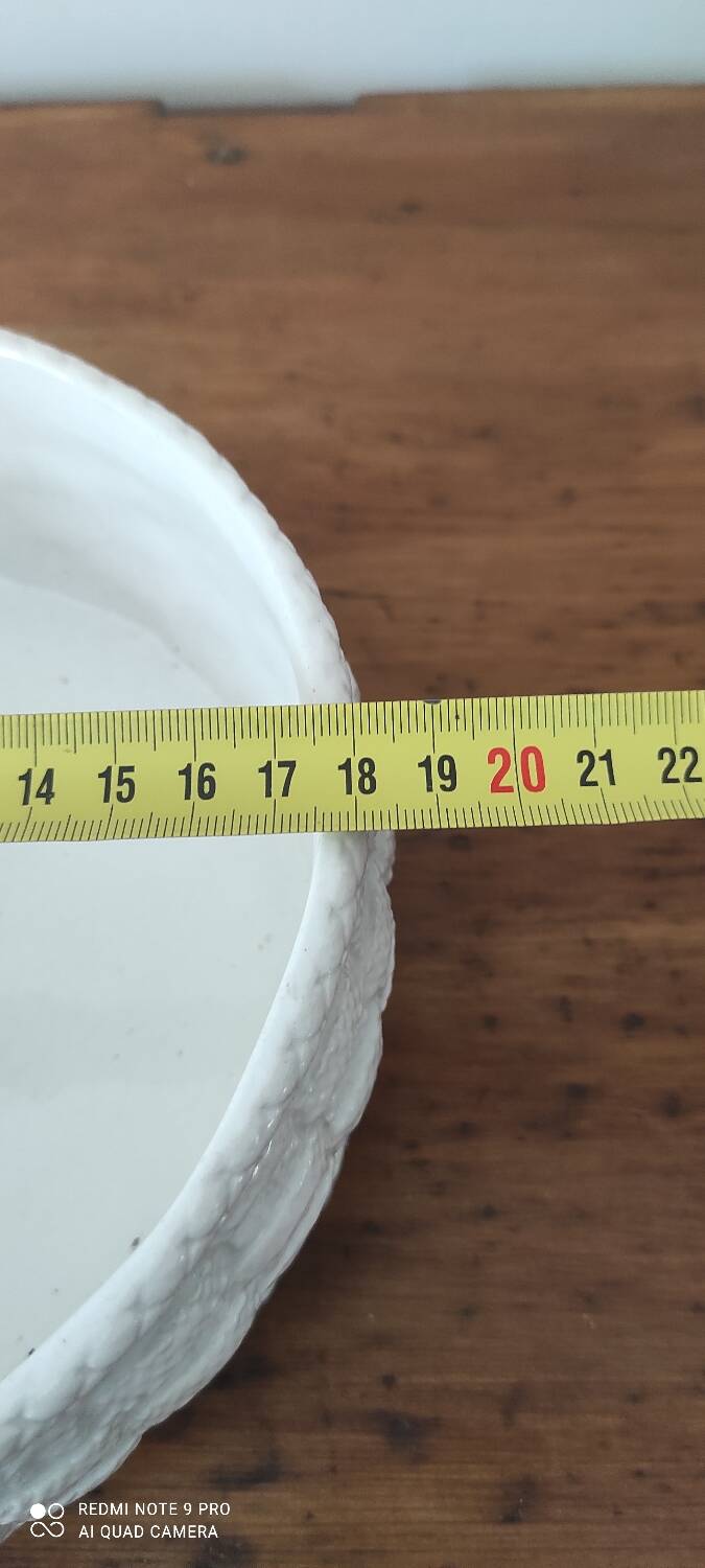 Vintage biscuit or jewelry box