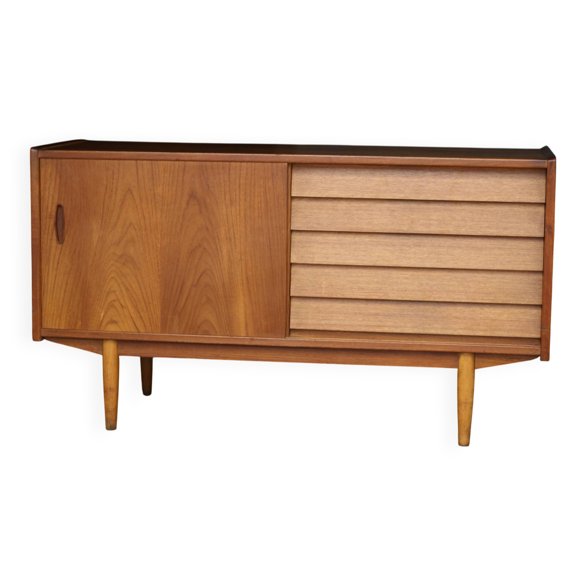 Succession LACOSTE: TRIO enfilade by Nils Jonsso for Hugo Troeds.