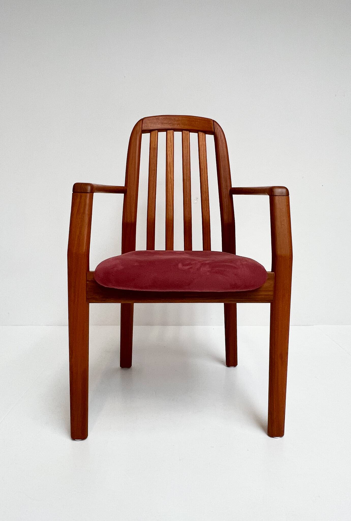 Set of 6 Danish wooden chairs by Dyrlund, 1960s