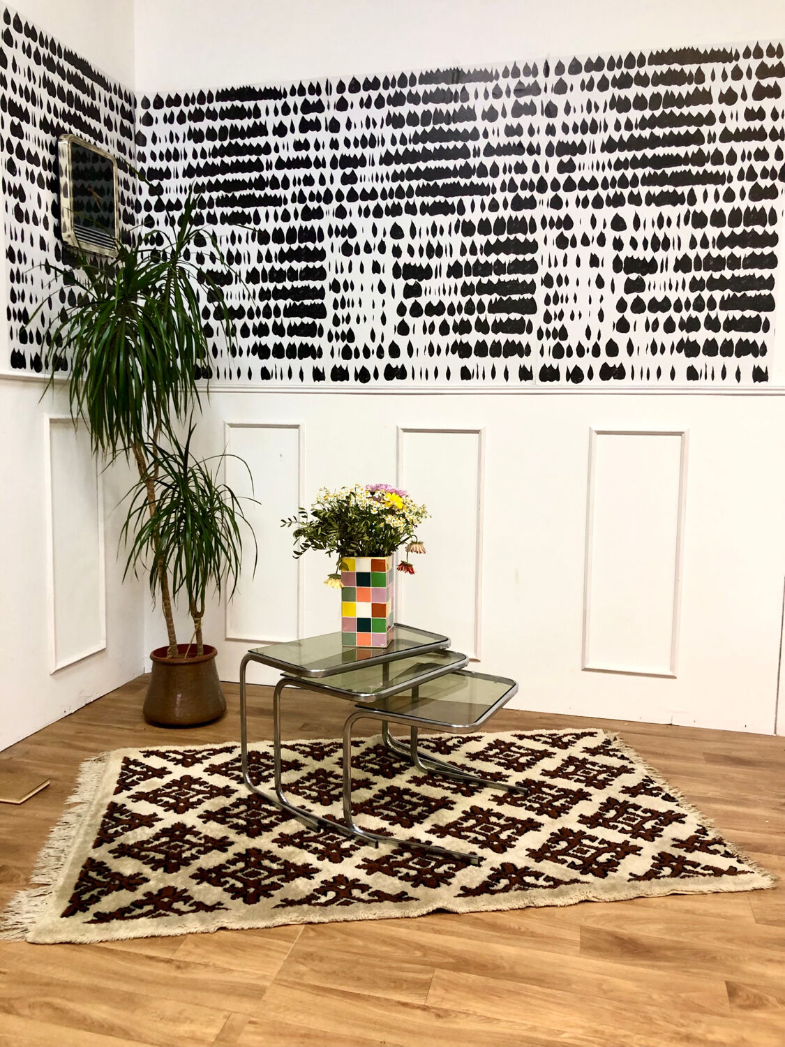 Beige carpet ethnic motifs - 157 x 91 cm