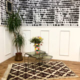 Beige carpet ethnic motifs - 157 x 91 cm