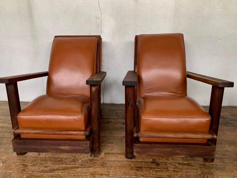 PAIR OF BRUTALIST ARMCHAIRS IN TEAK AND VINTAGE COGNAC LEATHER FROM THE 1950S