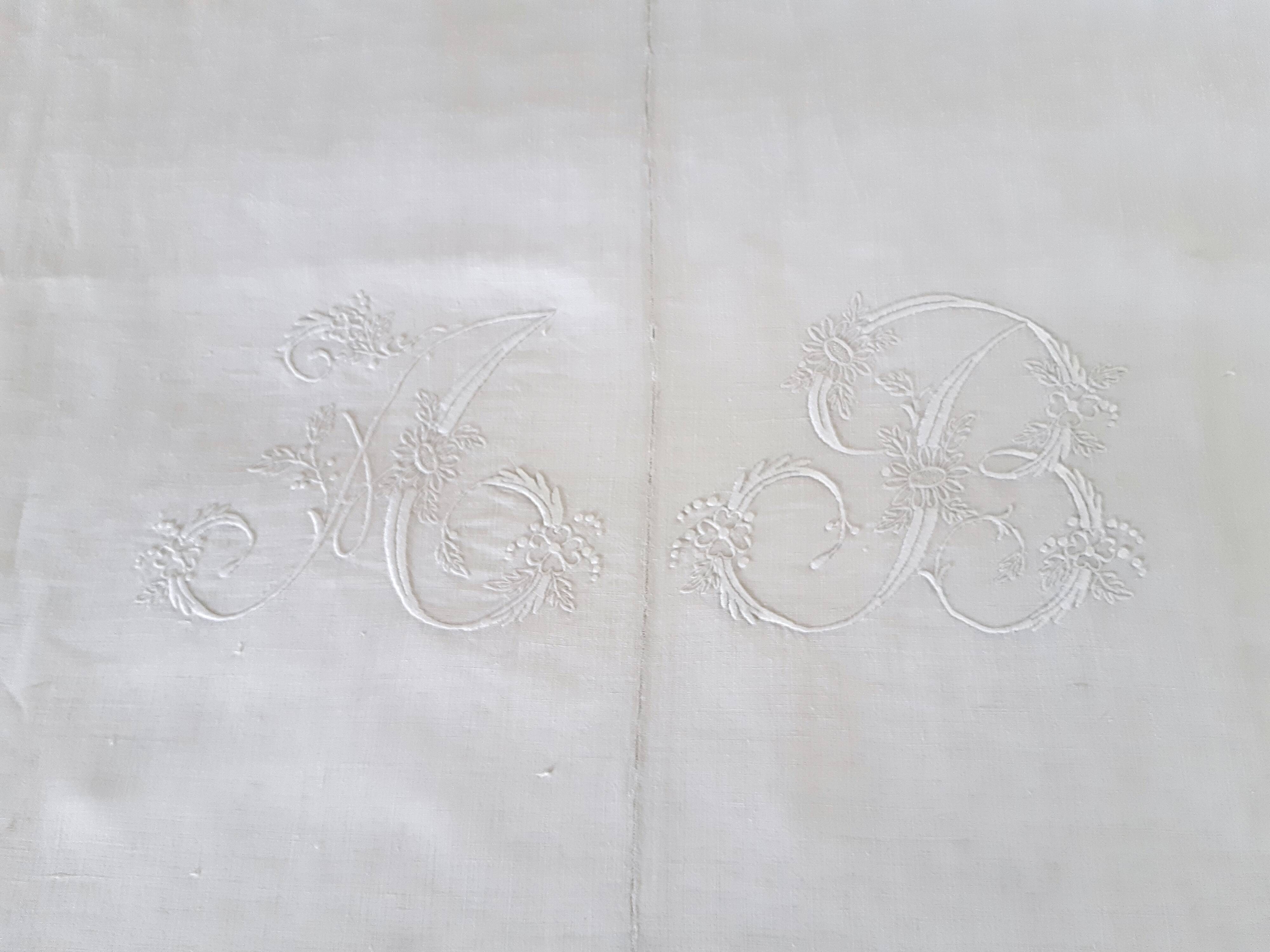 linen sheet in ab monogrammed Richelieu embroidery