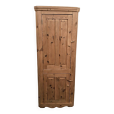 Armoire d'angle ancienne