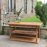 Table style drapier
