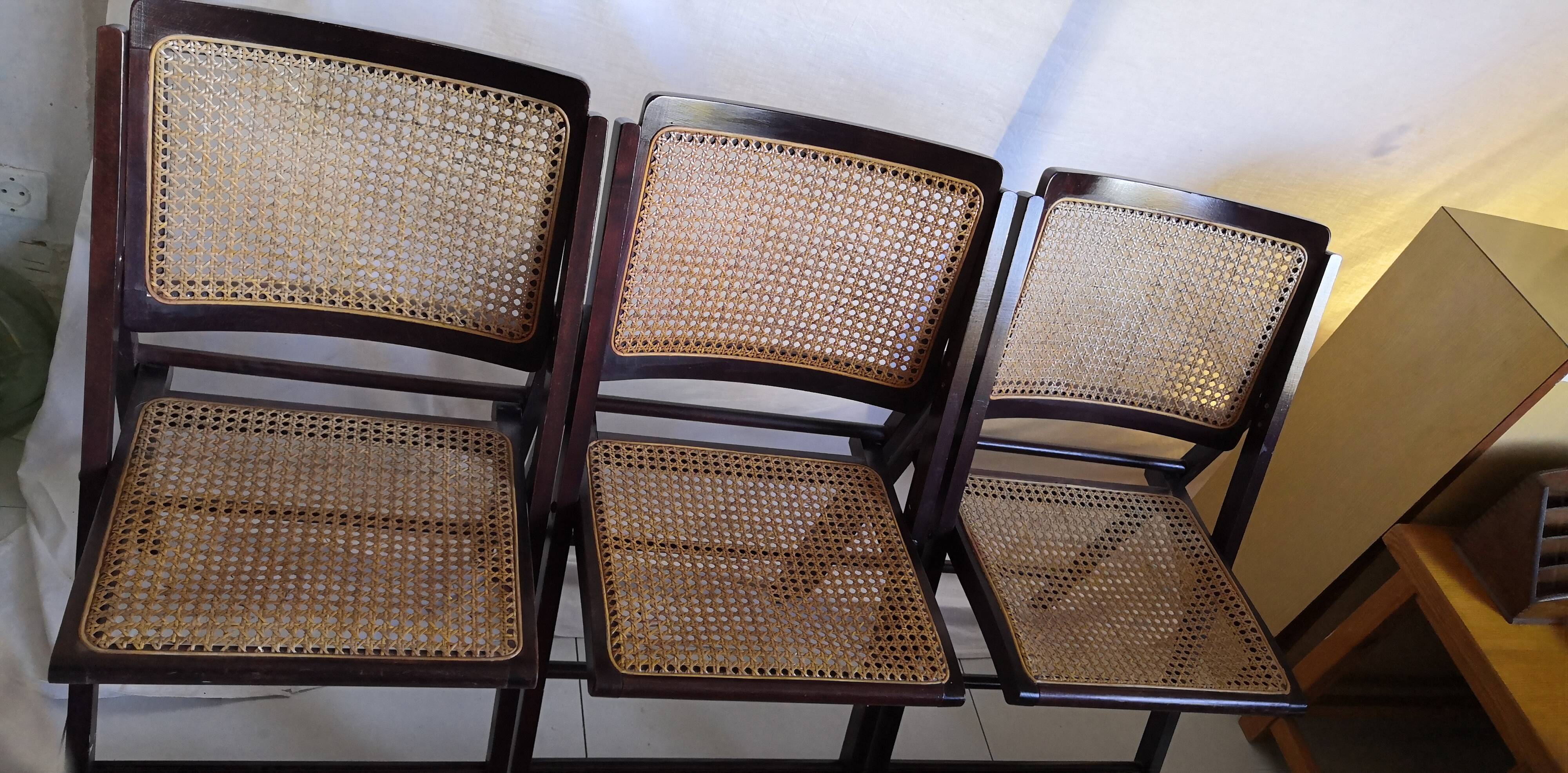 Trio de chaises pliantes en bois & cannage vintage années 60